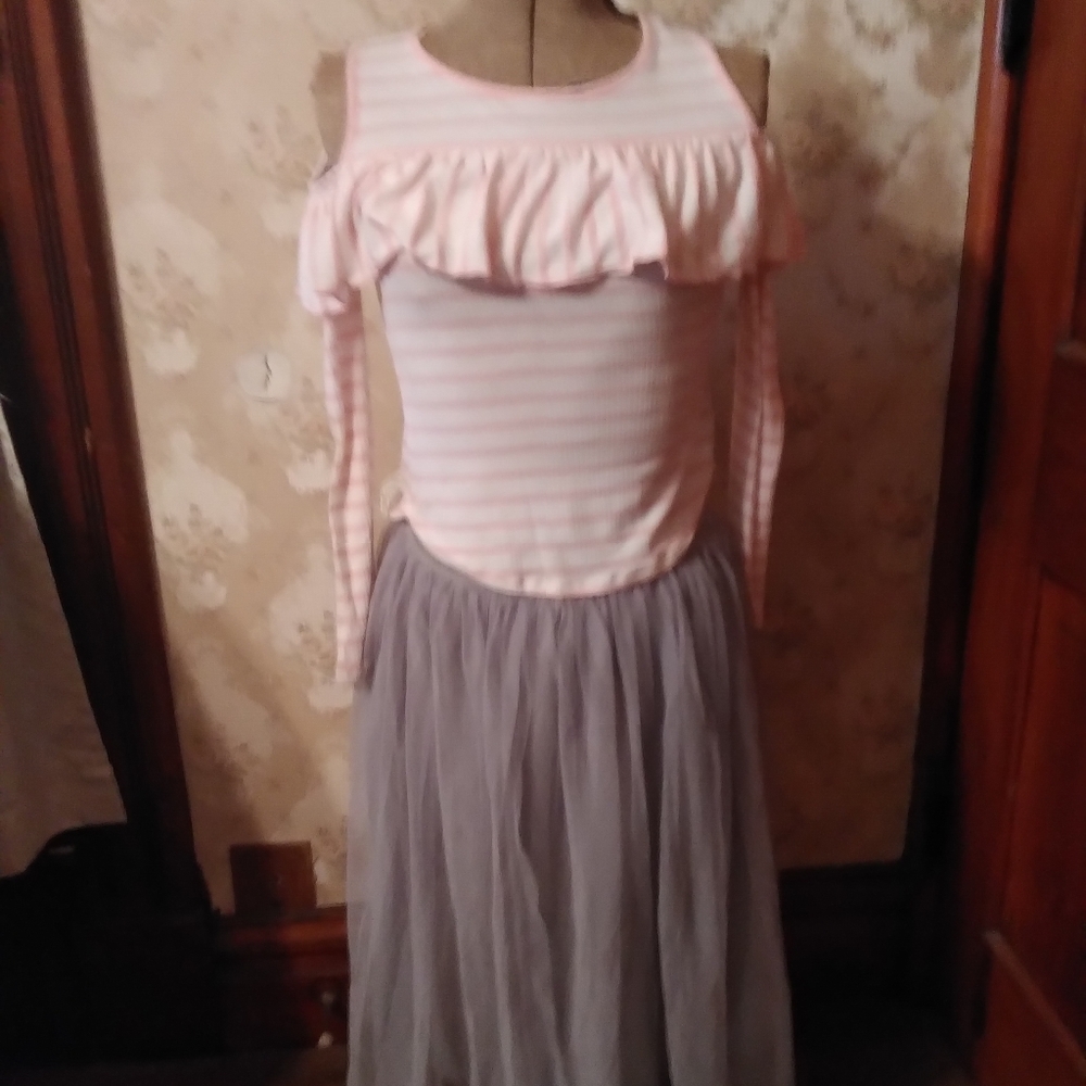 medium 10/12 striped shirt and gray skirt set